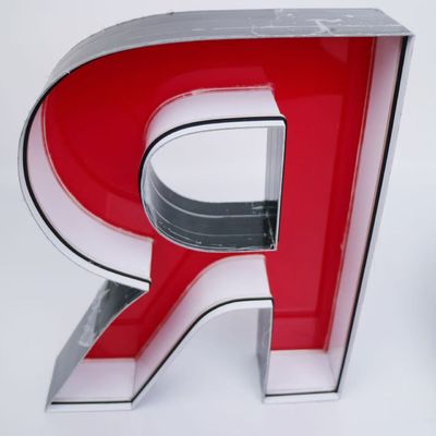 ইনডোর বা আউটডোর ব্যবহারের জন্য নিয়মিত উজ্জ্বলতা জ্যামিতিক প্লাস্টিকের লেটারফর্ম