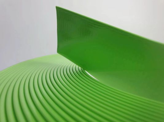 সবুজ রঙের অ্যালুমিনিয়াম ট্রিম ক্যাপ রোলস অ্যালুমিনিয়াম কঠোরতা হ্যান্ড বন্ডিং পদ্ধতি 50M দৈর্ঘ্য